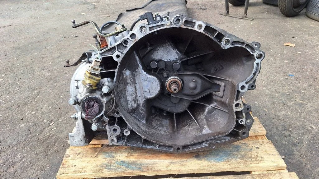 Manual 5 speed gearbox