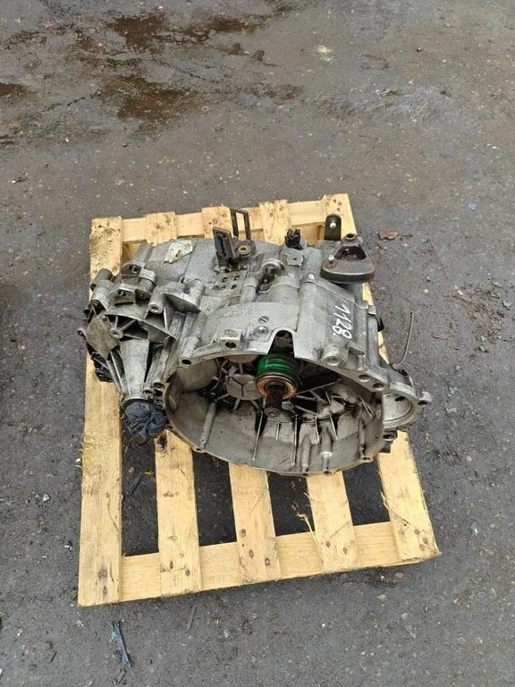 Manual 5 speed gearbox 1023822