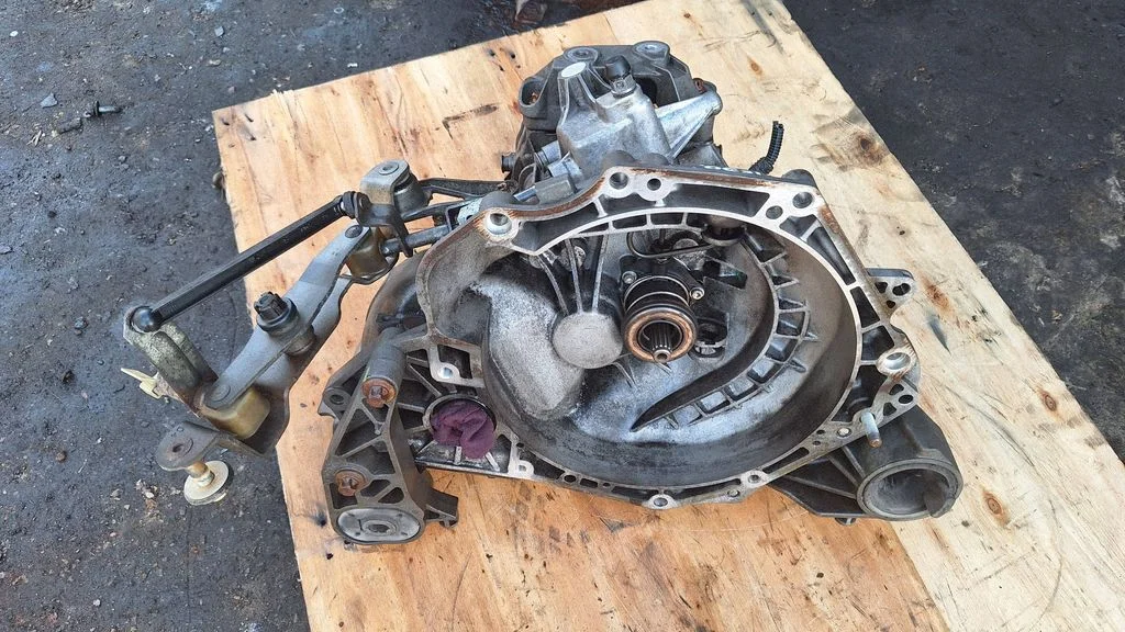 Manual 5 speed gearbox 55355489