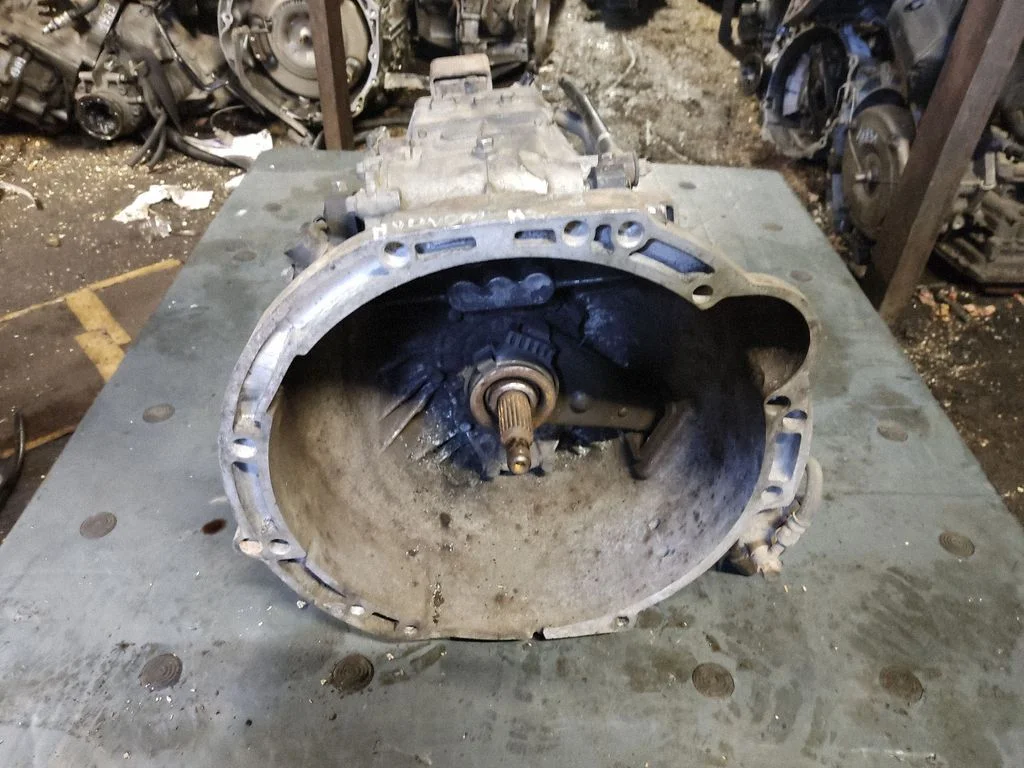 Manual 5 speed gearbox