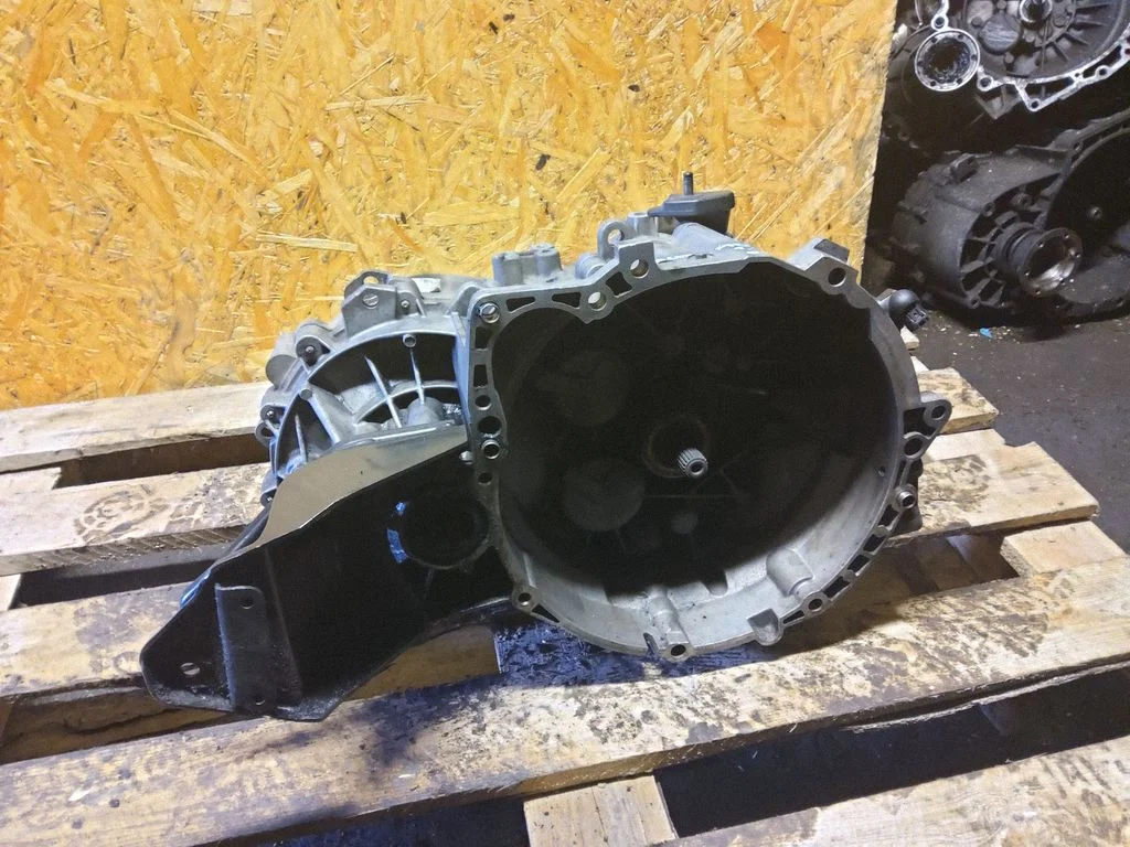 Manual 5 speed gearbox 1023765