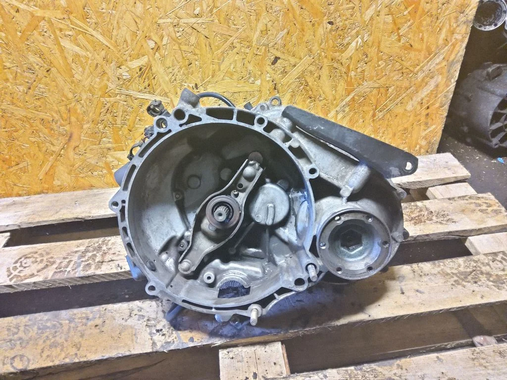 Manual 5 speed gearbox