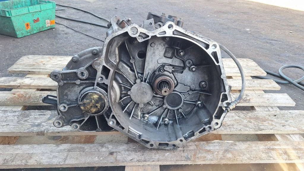 Manual 5 speed gearbox 5495775
