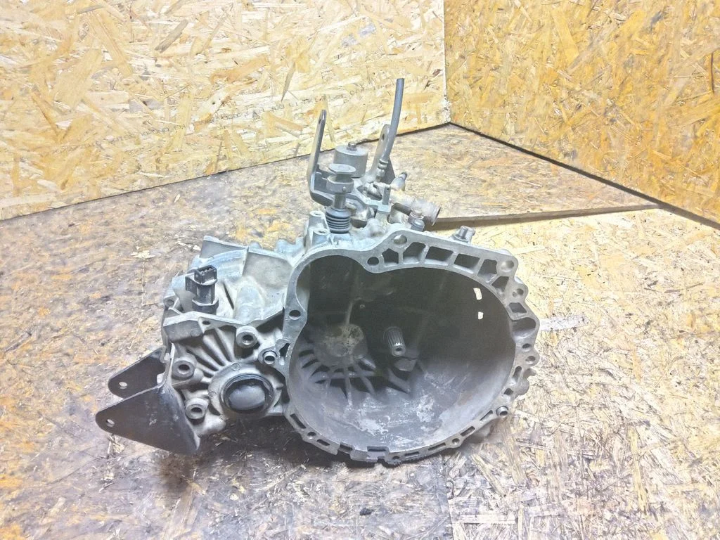 Manual 5 speed gearbox J32073