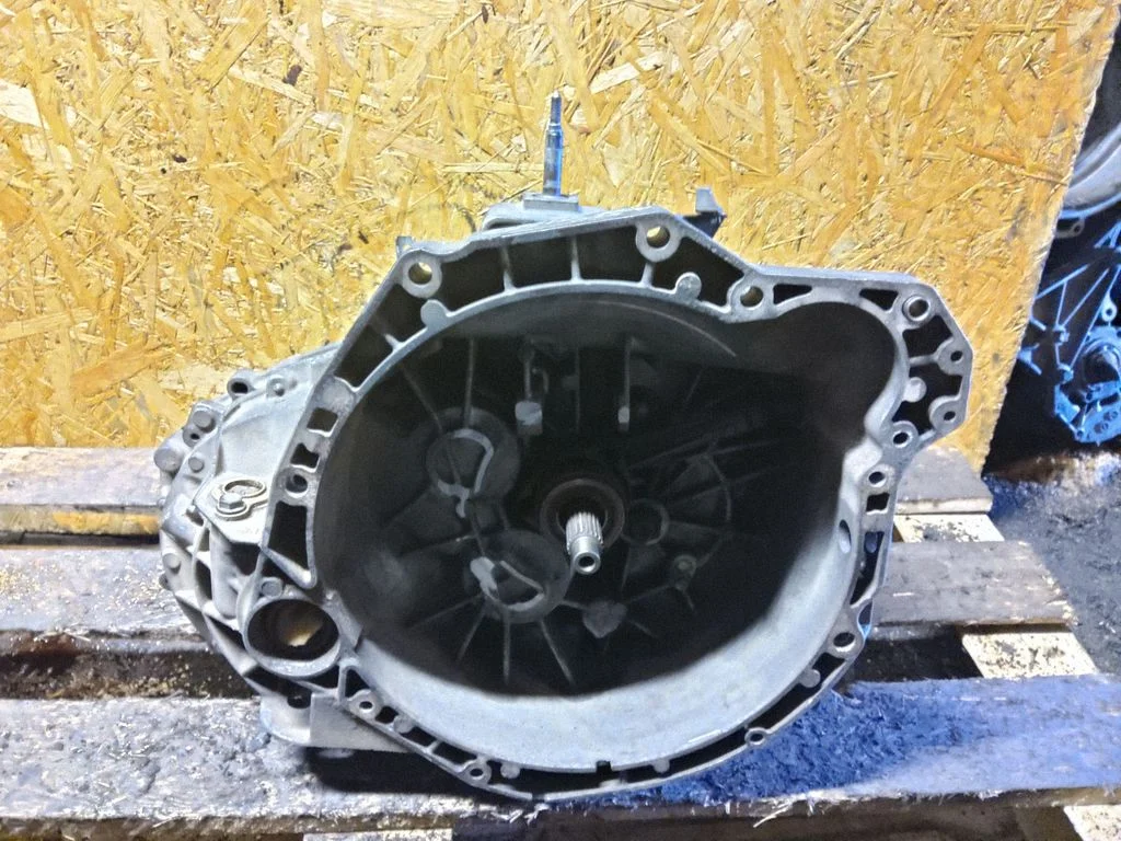 Manual 5 speed gearbox