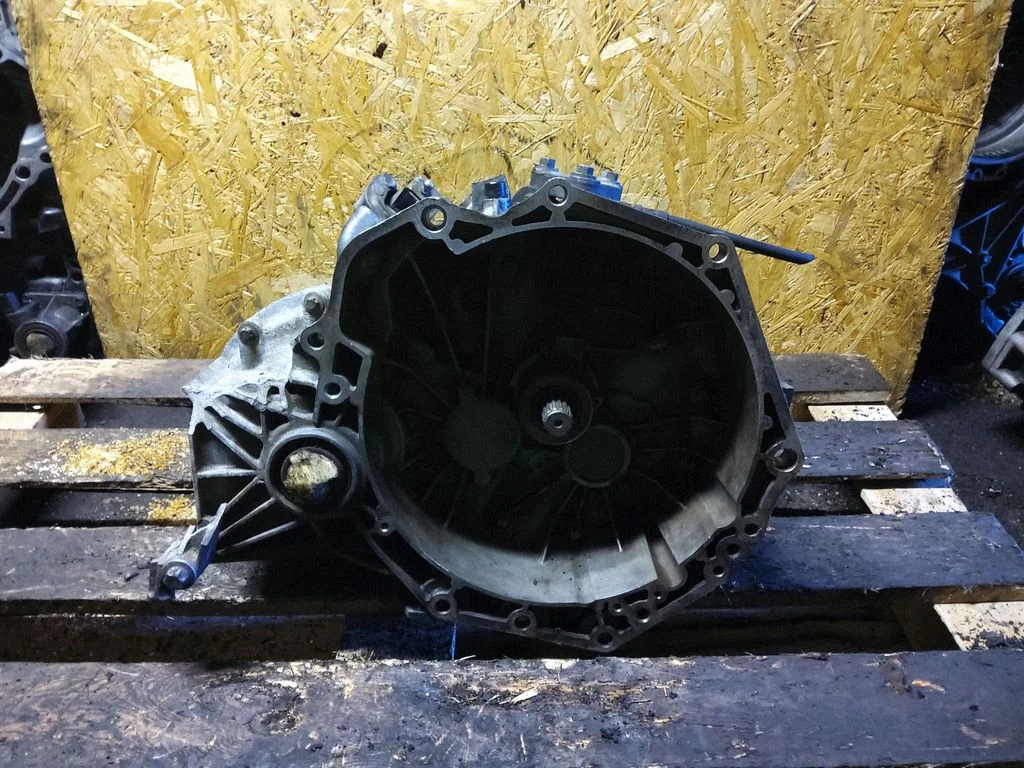 Manual 5 speed gearbox 5495775
