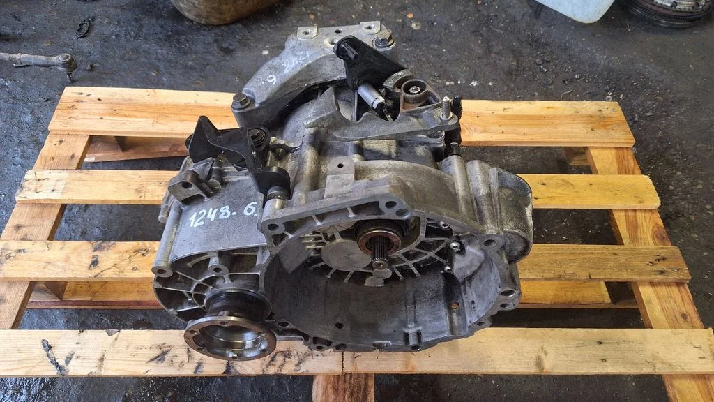 Manual 6 speed gearbox