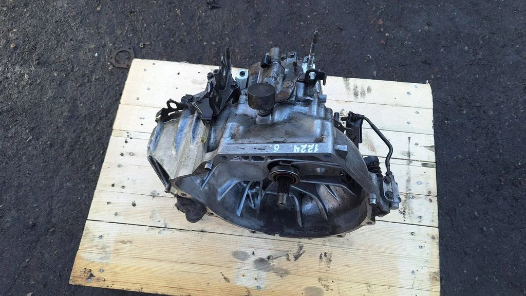 Manual 6 speed gearbox M0J71013534