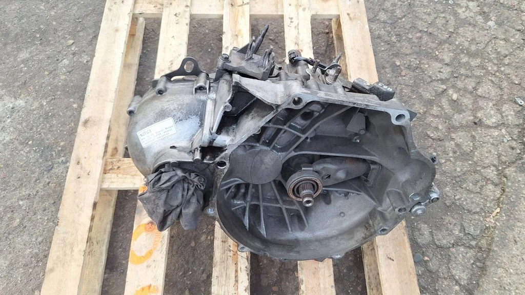 Manual 6 speed gearbox
