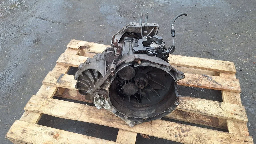 Manual 6 speed gearbox TVMT6