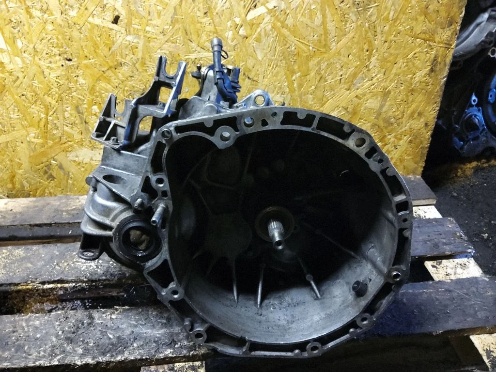 Manual 6 speed gearbox 8200128325