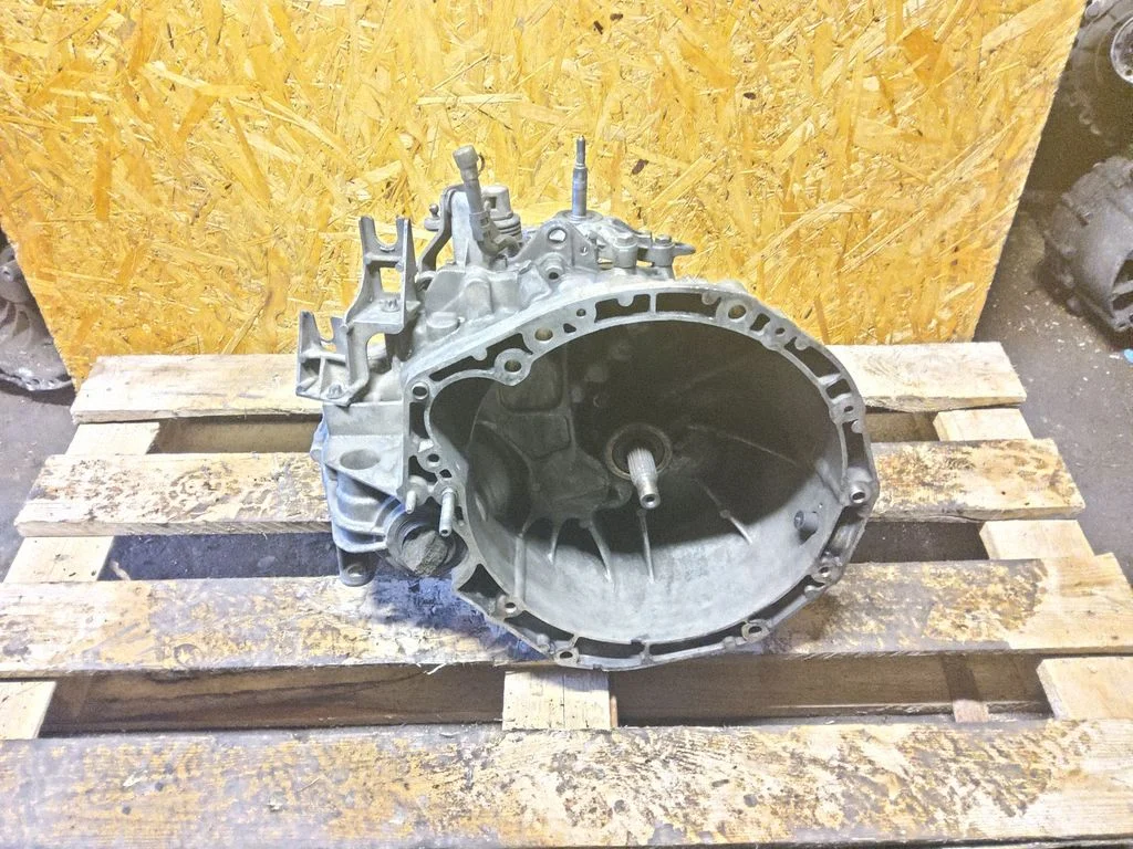 Manual 6 speed gearbox 8200156391