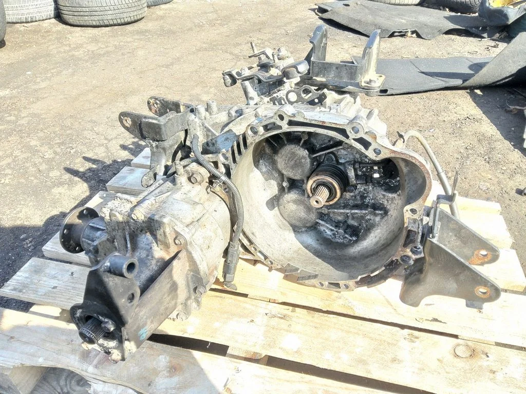 Manual 6 speed gearbox M5GF2