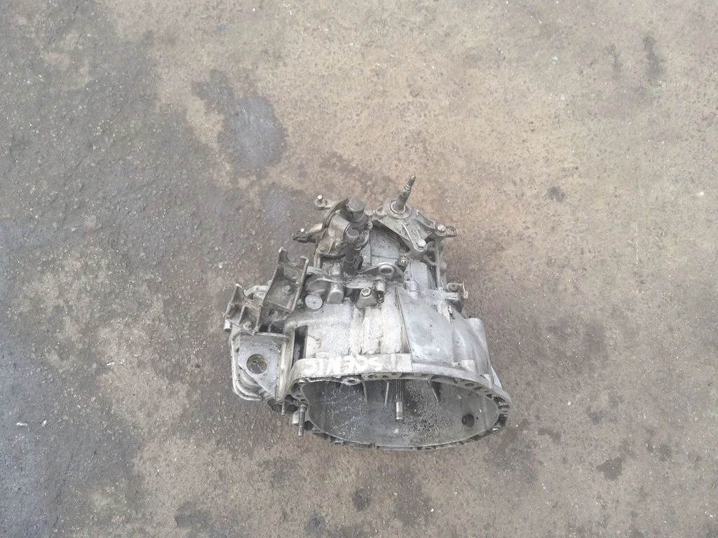 Manual 6 speed gearbox 8200361232