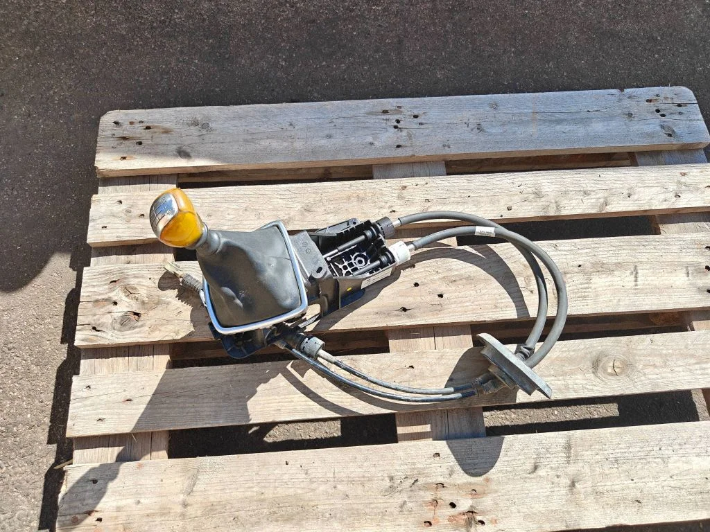 Mechanizm zmiany biegów (kulisa) 8200743573D