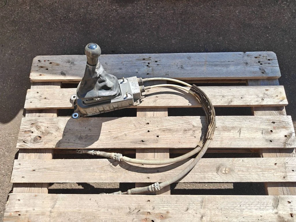 Gear selector mechanism – Volkswagen Jetta IV (1999-2005)