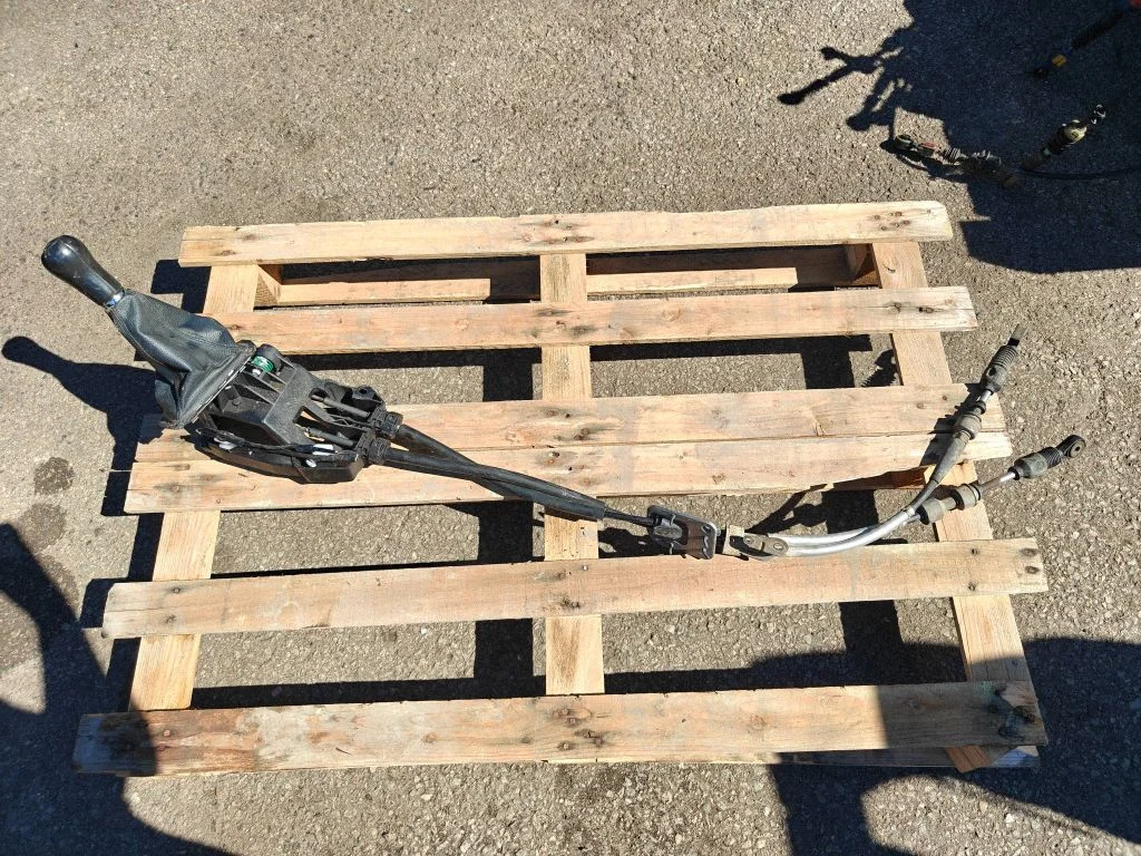 Gear selector mechanism 35300507100
