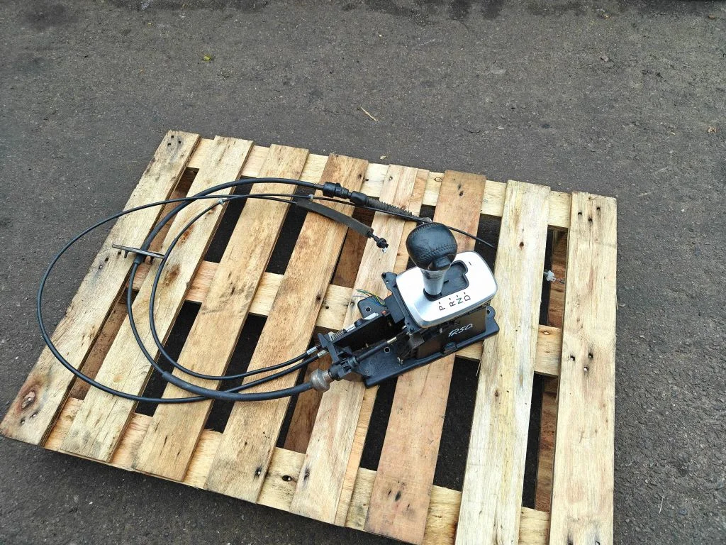 Mechanizm zmiany biegów (kulisa) 2400A01001