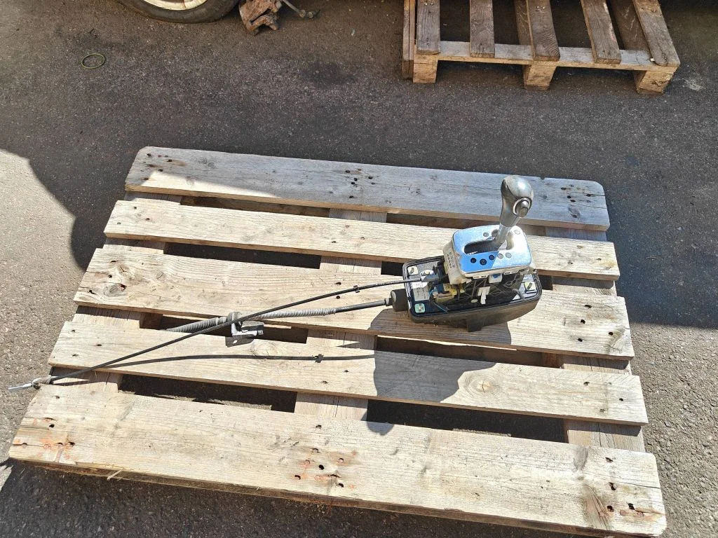 Gear selector mechanism 8E1713041J