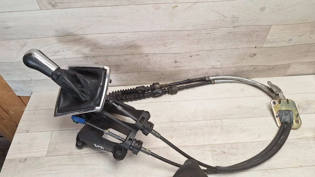 Gear selector mechanism