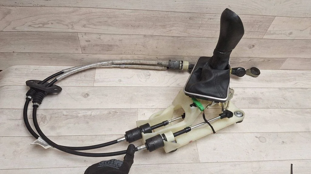 Gear selector mechanism