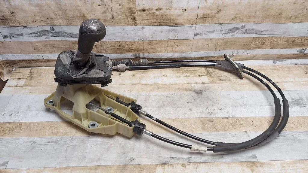 Gear selector mechanism 8028100061