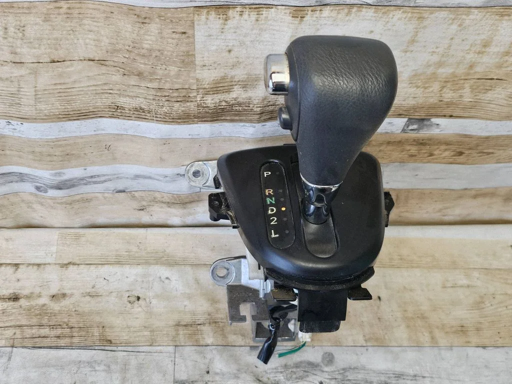 Gear selector mechanism