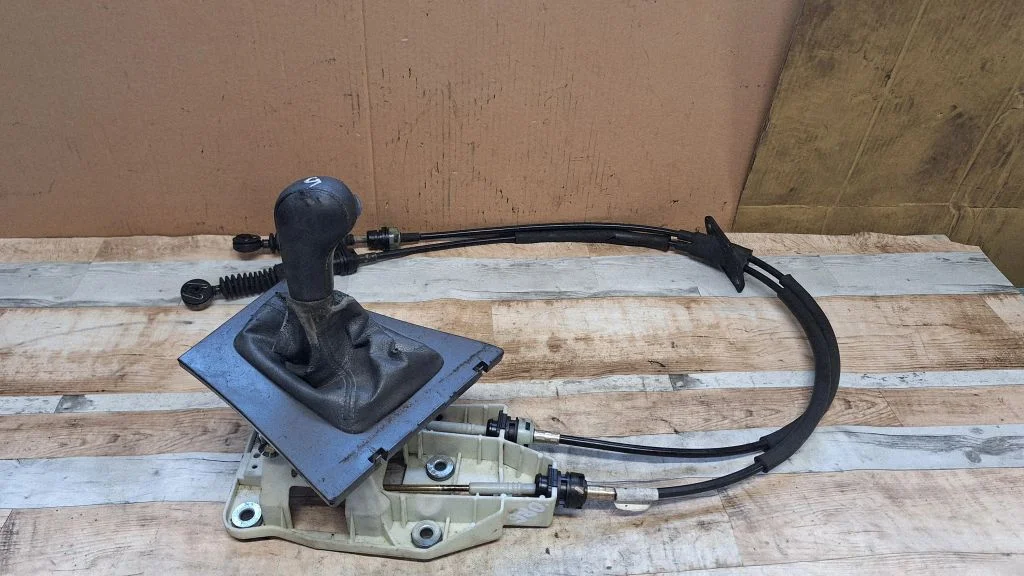 Gear selector mechanism
