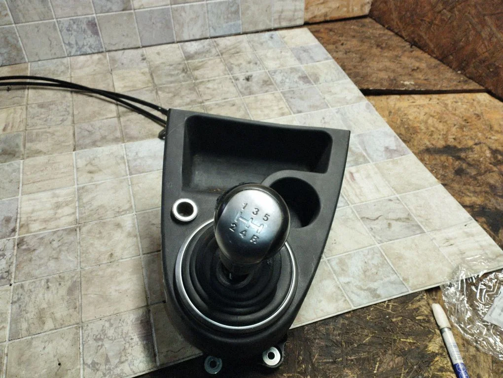 Gear selector mechanism