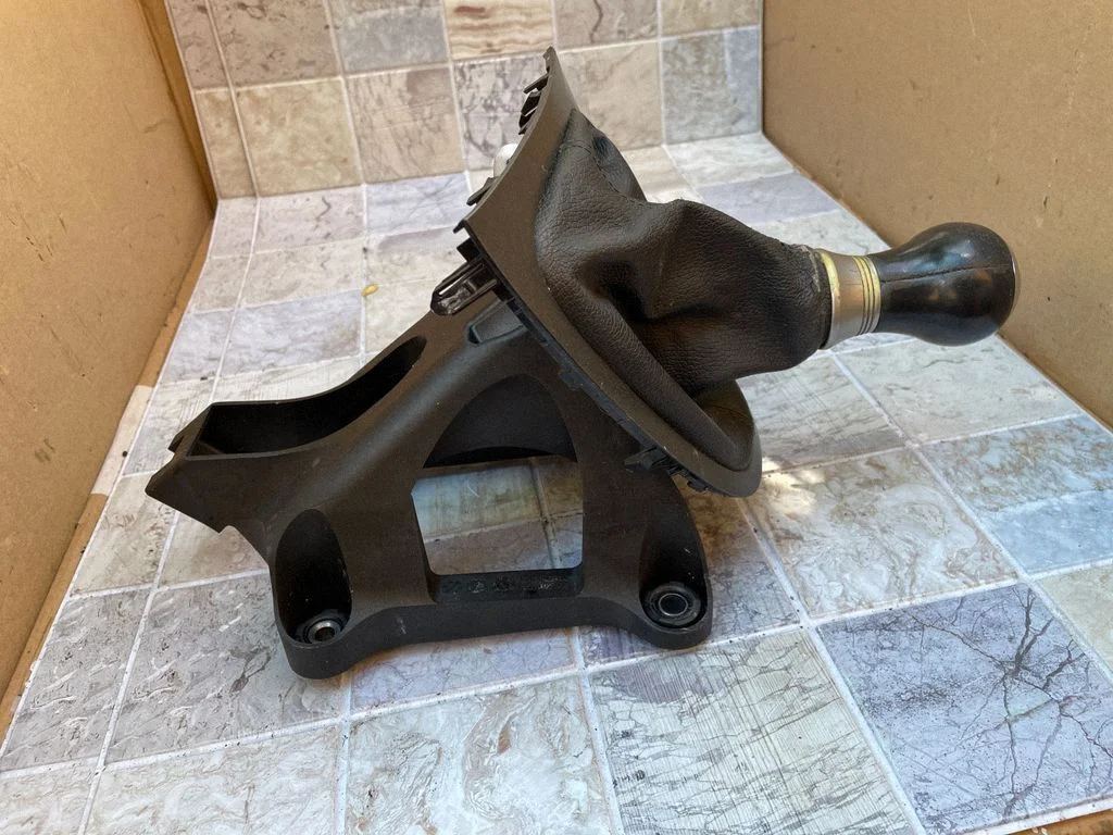 Gear selector mechanism – Toyota Auris 150 (2006-2012)
