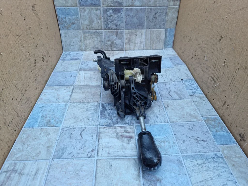 Gear selector mechanism – Ford Transit - Tourneo Connect (2003-2008)
