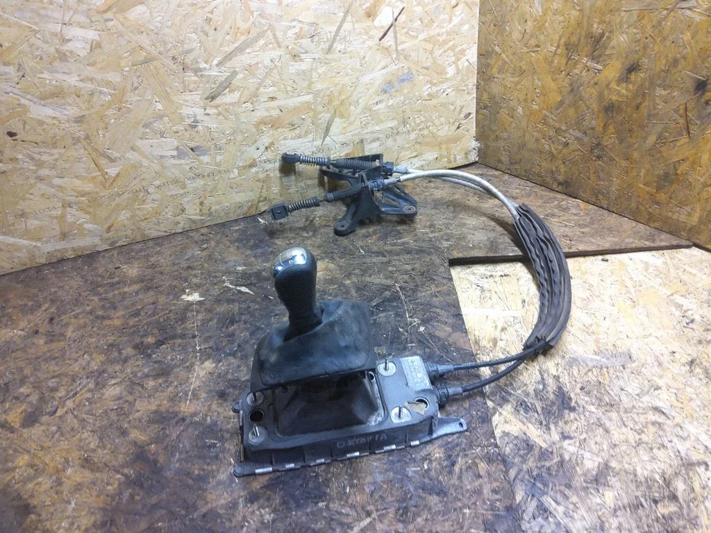 Mechanizm zmiany biegów (kulisa) 1K0711049BG