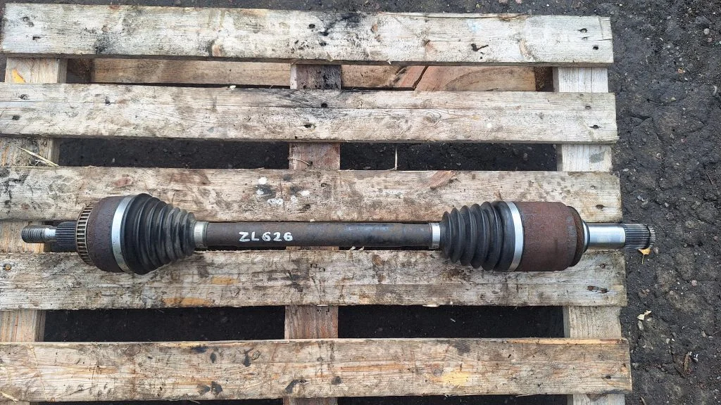 Rear driveshaft – rear left