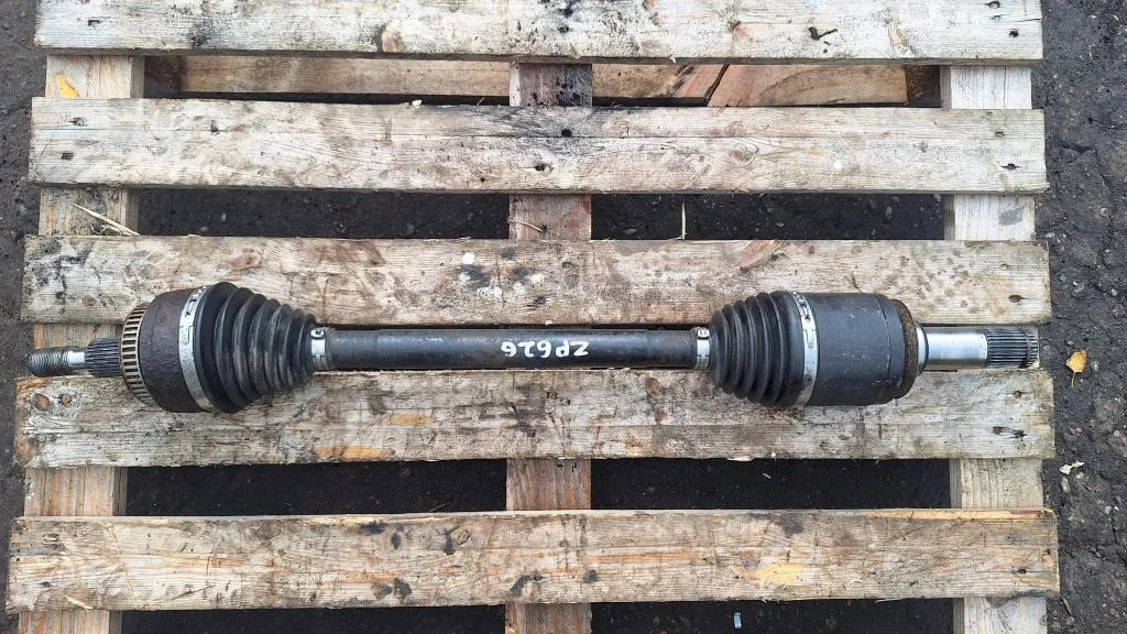 Rear driveshaft – rear right