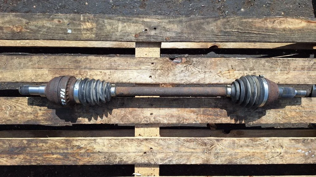 Rear driveshaft – rear left