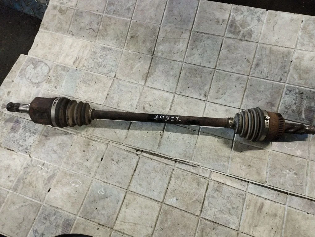 Rear driveshaft – rear left