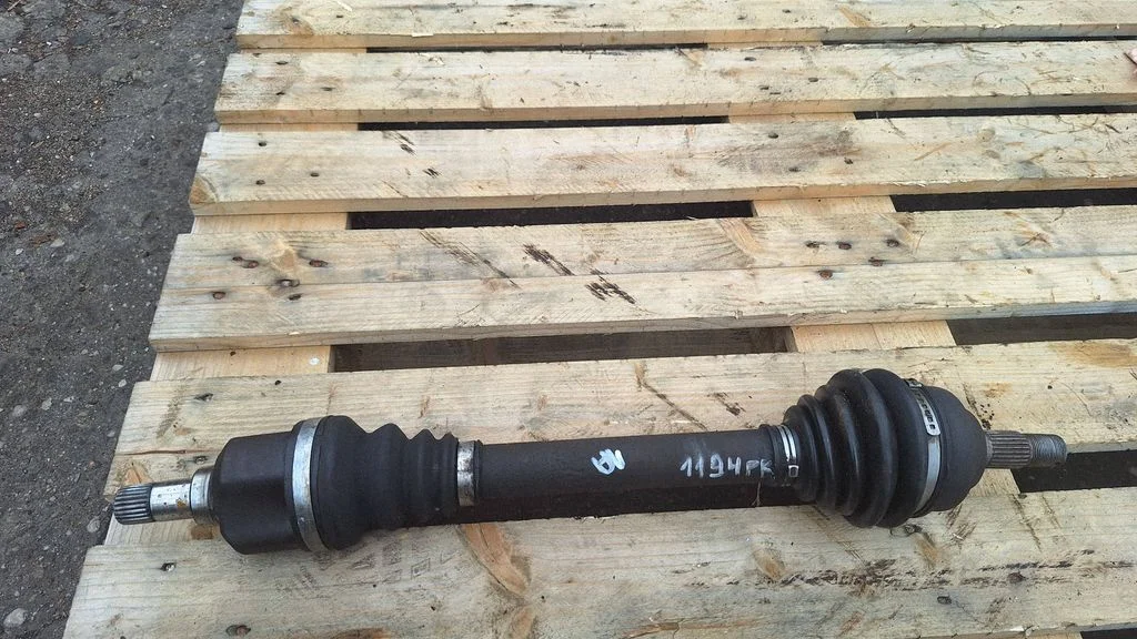 Front driveshaft – front left