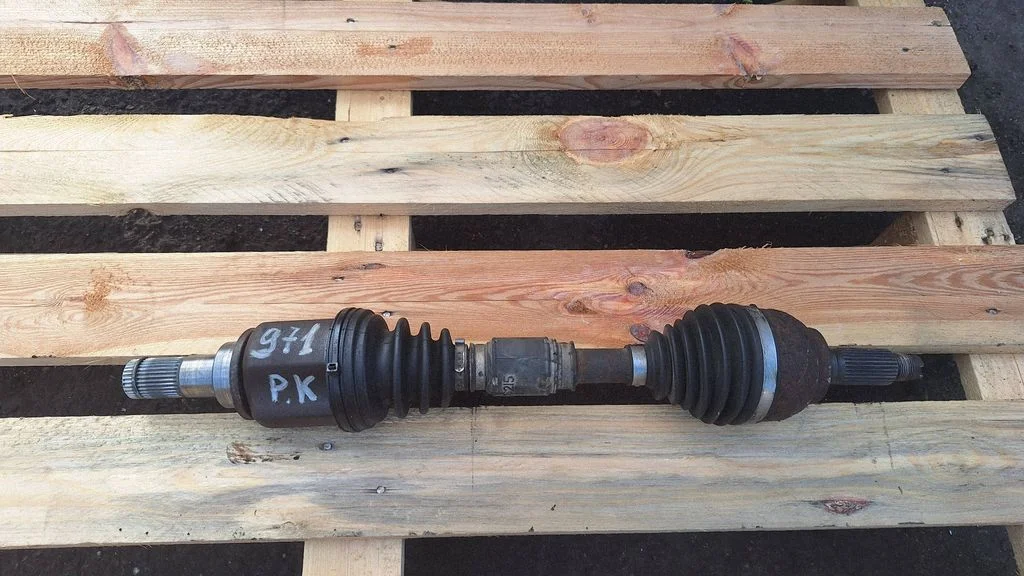 Front driveshaft – front left