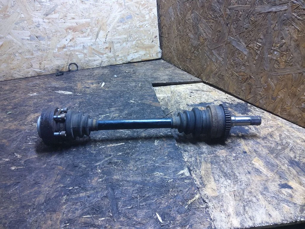 Rear driveshaft – right