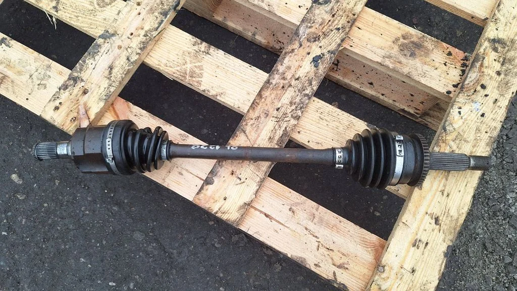 Front driveshaft – front left