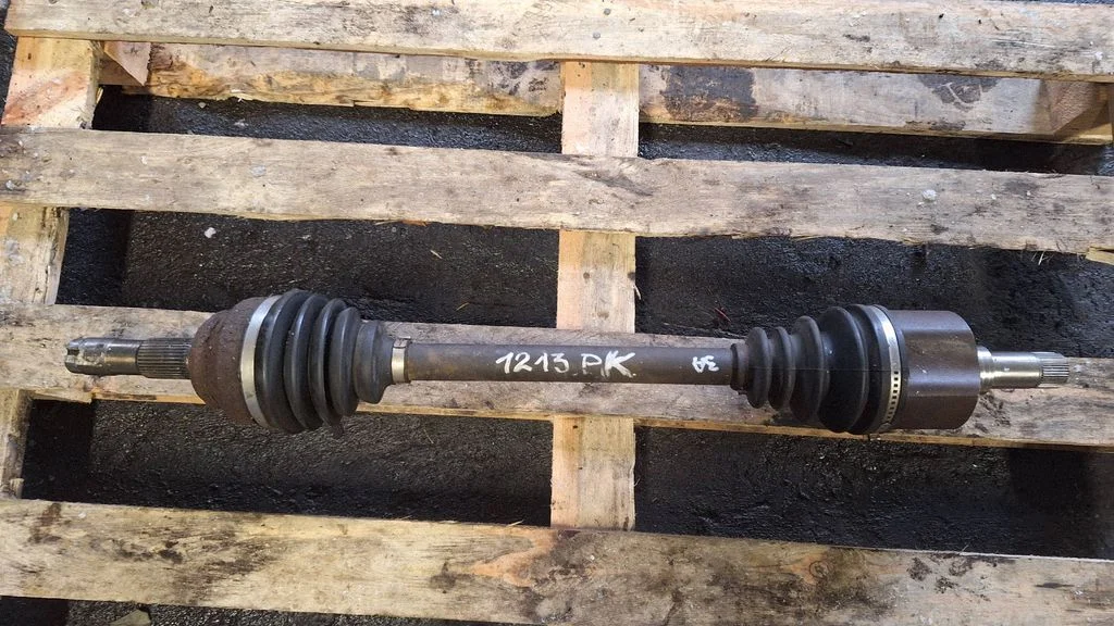 Front driveshaft – front left