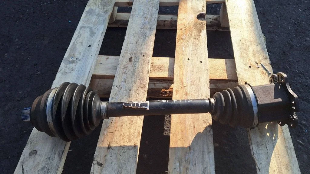 Front driveshaft – front left
