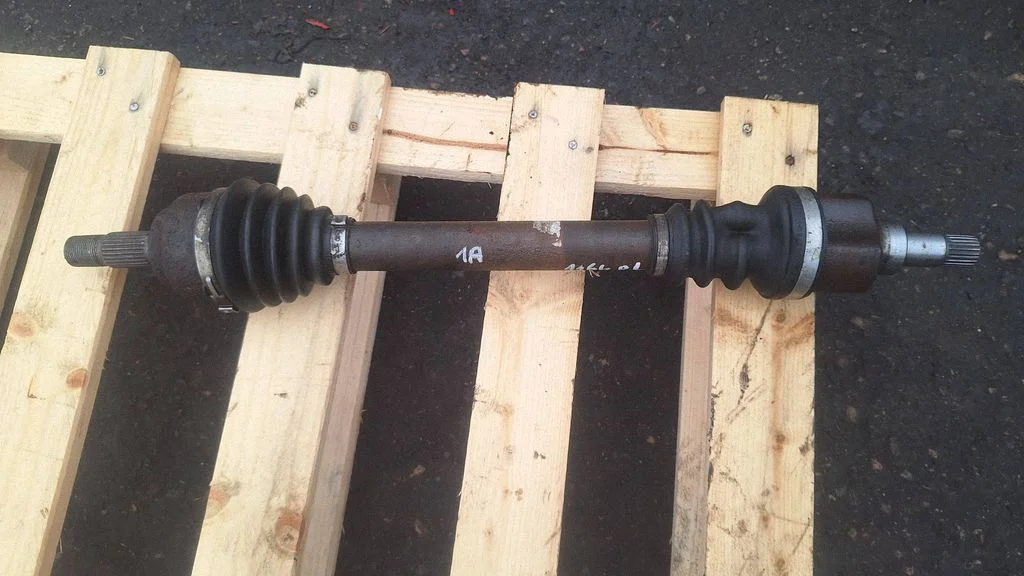 Front driveshaft – front left