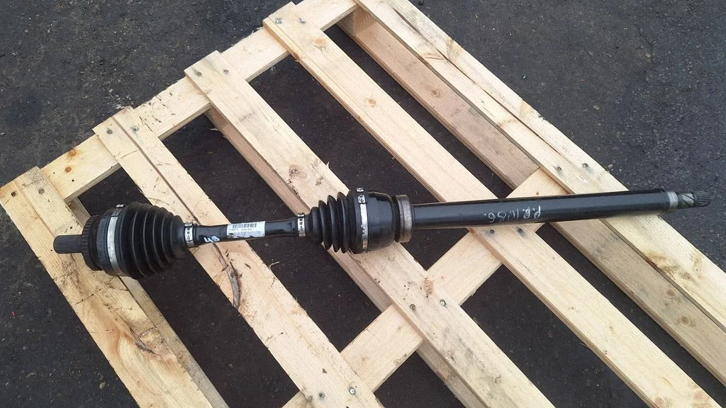 Front driveshaft P9181536