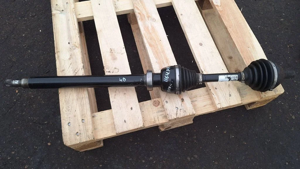 Front driveshaft T110624