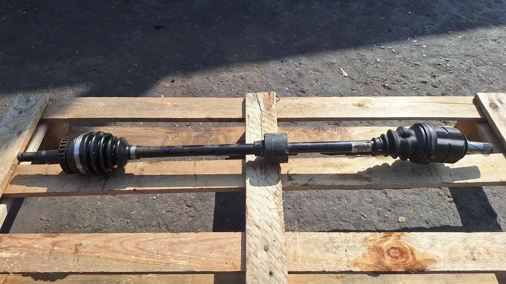 Front driveshaft – front right
