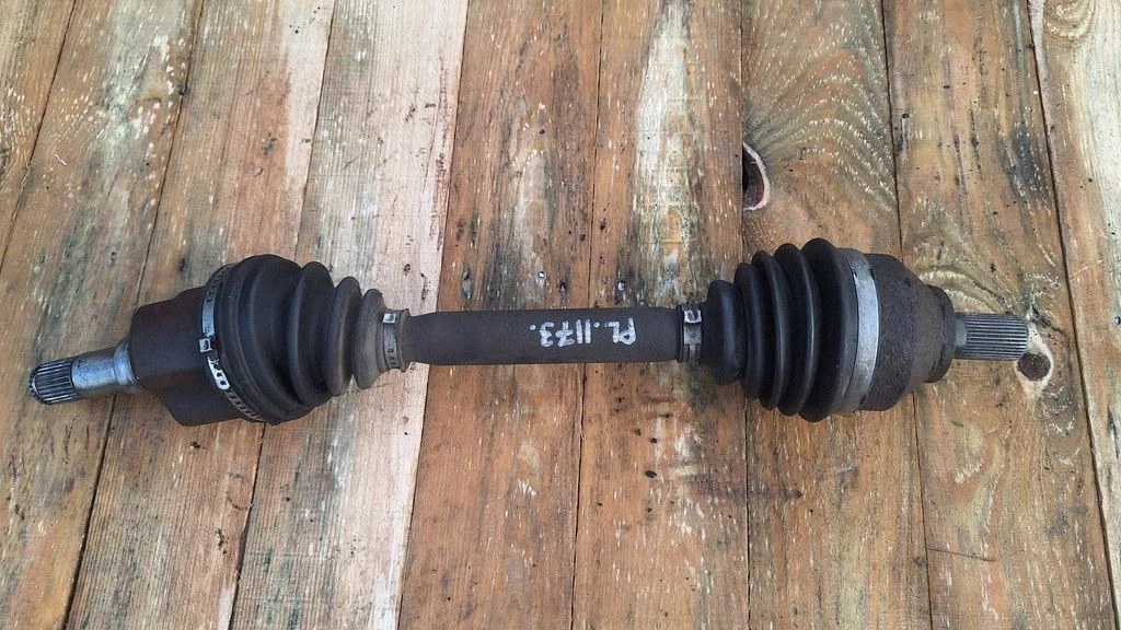 Front driveshaft – front left