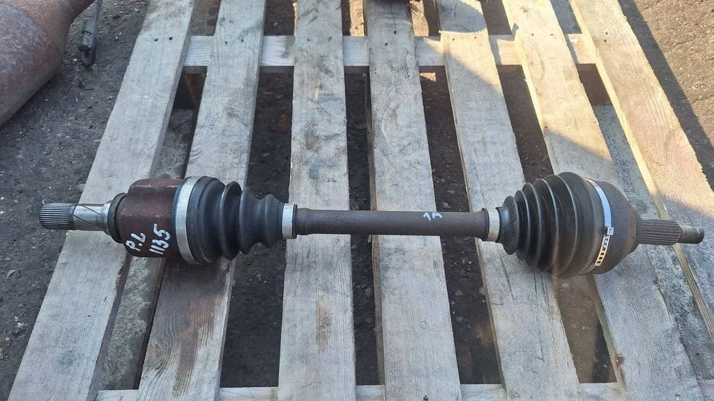 Front driveshaft – front left