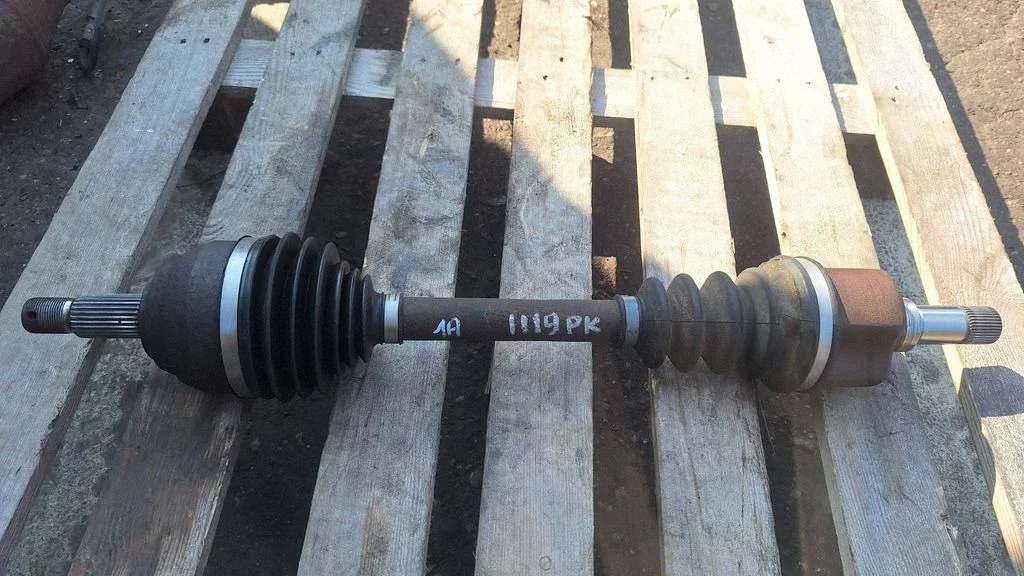 Front driveshaft – front left