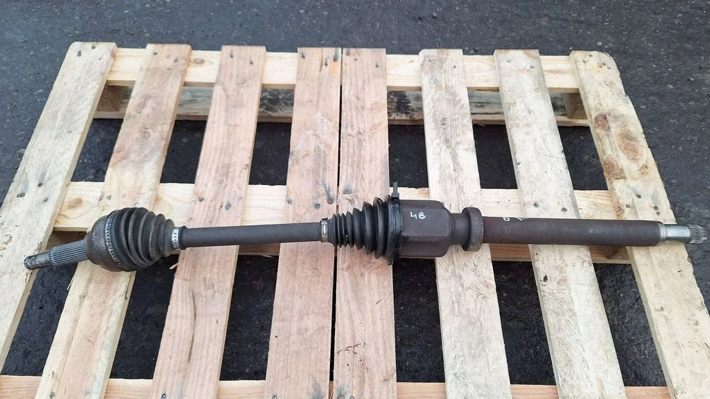 Front driveshaft – front right